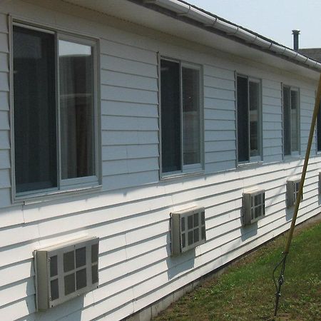 Chapel Hill Motel Brevort Esterno foto