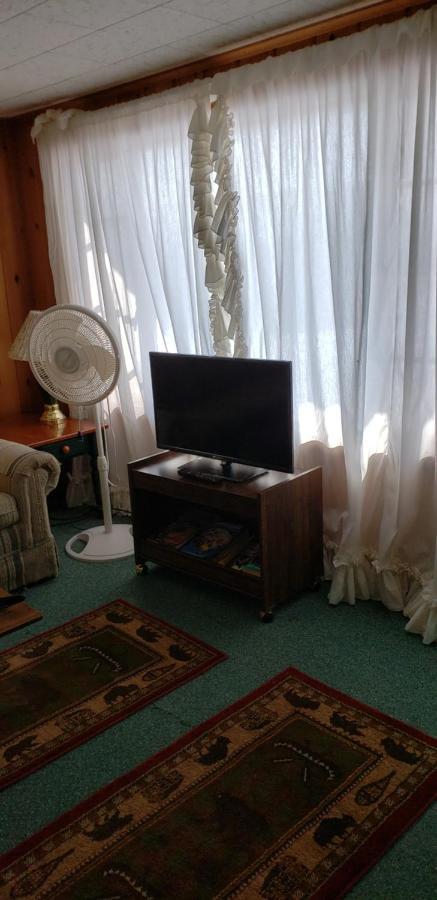 Chapel Hill Motel Brevort Esterno foto