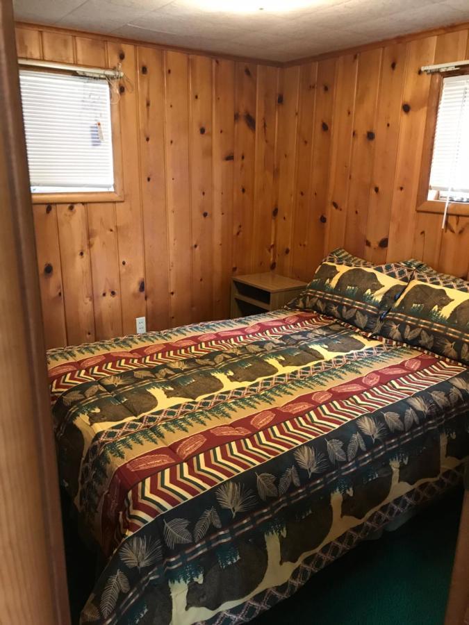 Chapel Hill Motel Brevort Esterno foto